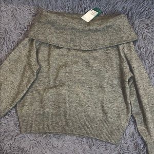 Off shoulder longsleeve